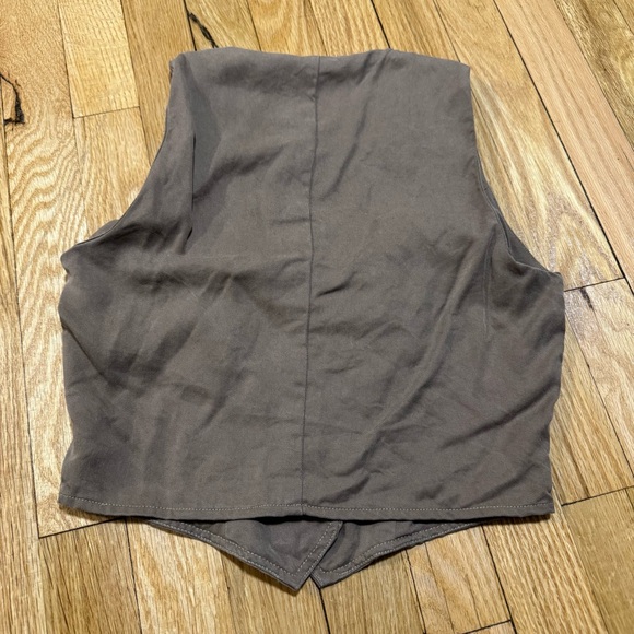 Reformation Cropped Vest - Picture 3 of 6